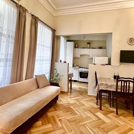Apartment Dadiani 26 Тбілісі Екстер'єр фото