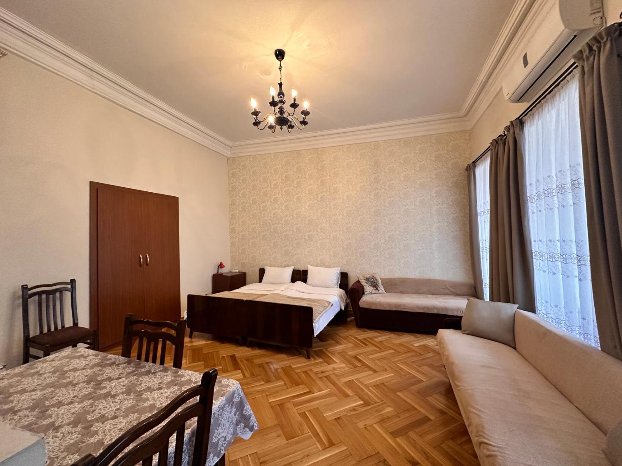 Apartment Dadiani 26 Тбілісі Екстер'єр фото