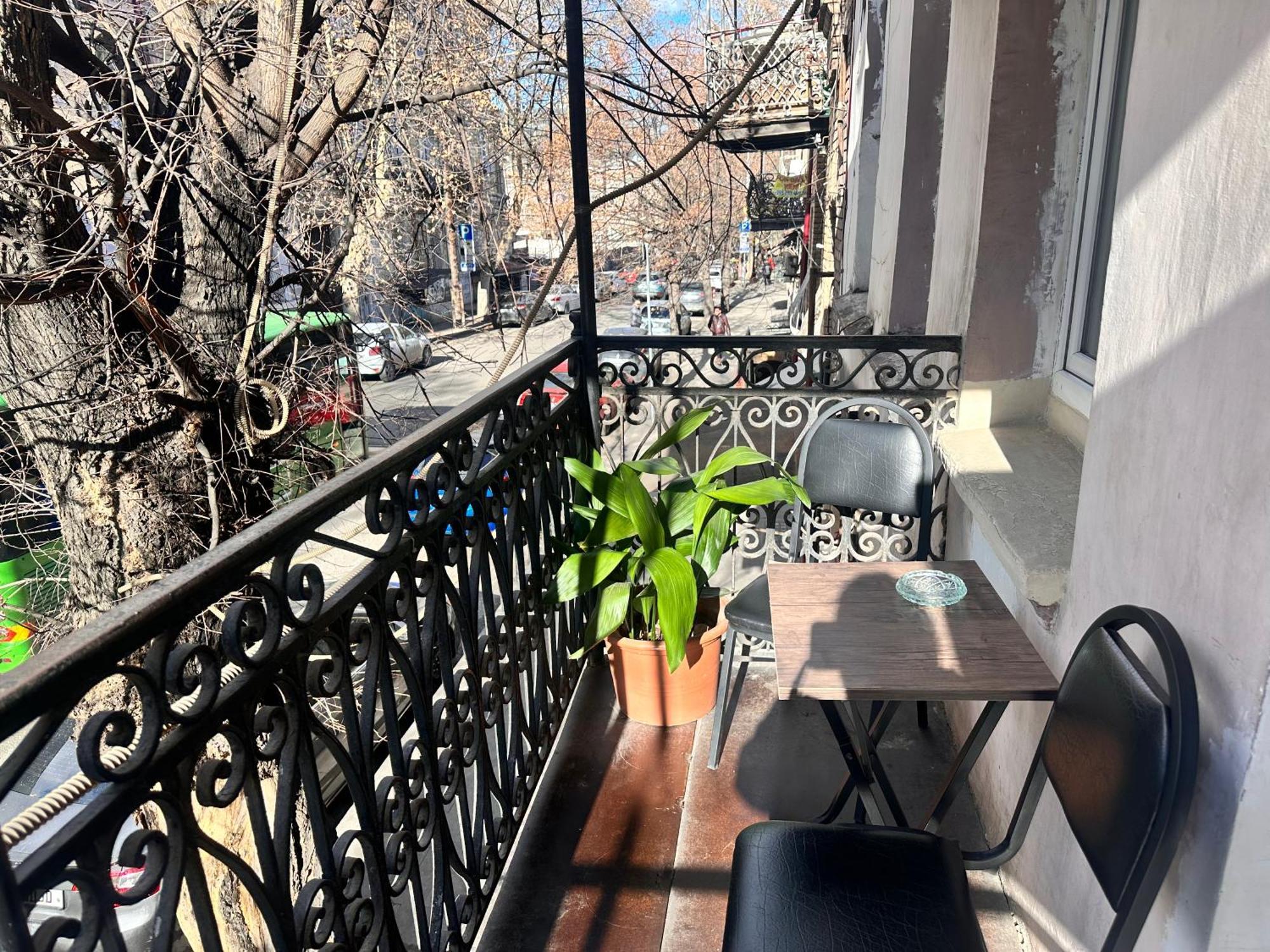 Apartment Dadiani 26 Тбілісі Екстер'єр фото