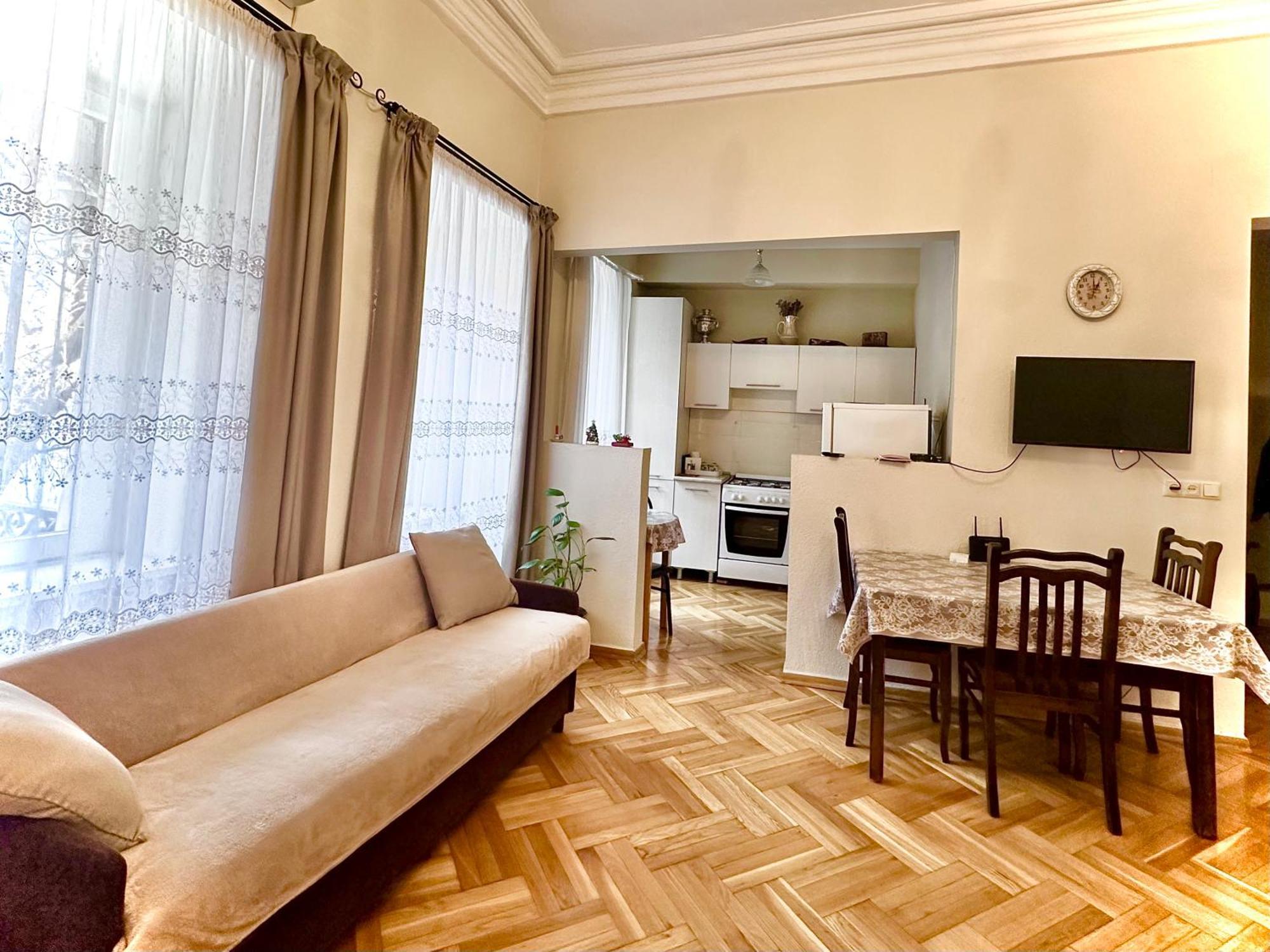 Apartment Dadiani 26 Тбілісі Екстер'єр фото